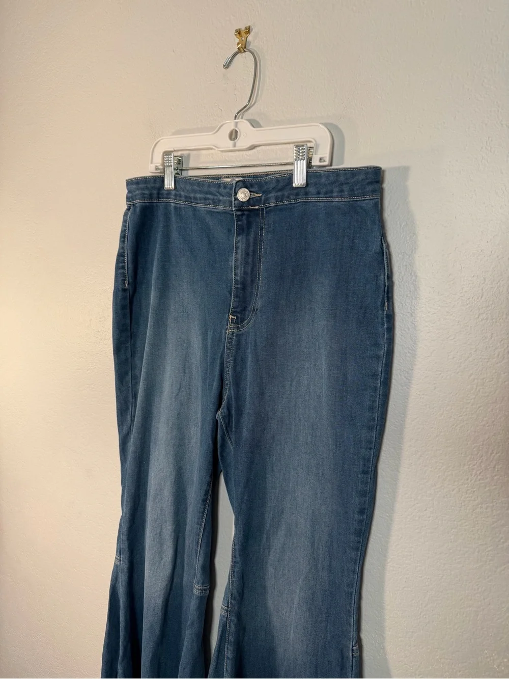 Free People Just Float On Medium Blue High-Rise Bell Bottom Flare Jeans size 30